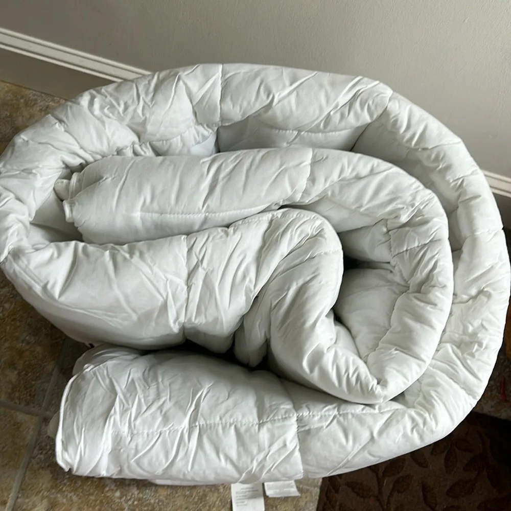 Natural Comforts Down Alternative Twin XL Comforter NEW